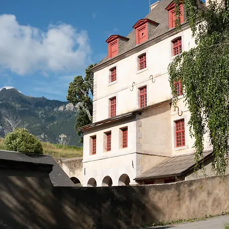 Le Pavillon Des Officiers *