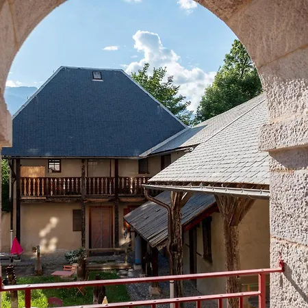 Le Pavillon Des Officiers 蒙多凡